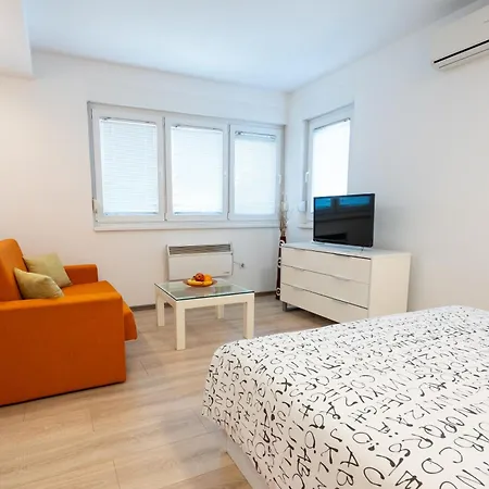 Cozy Near Latin Bridge Apartman *