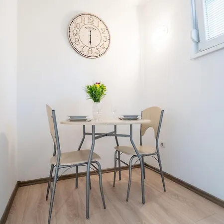 Cozy Near Latin Bridge Apartman