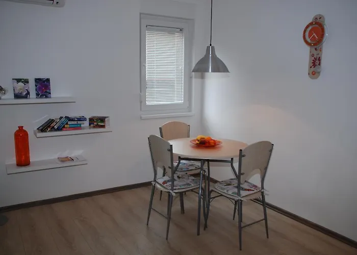 Lejlighed Cozy Near Latin Bridge *