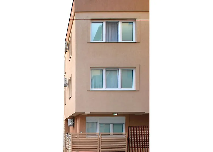 Cozy Near Latin Bridge *